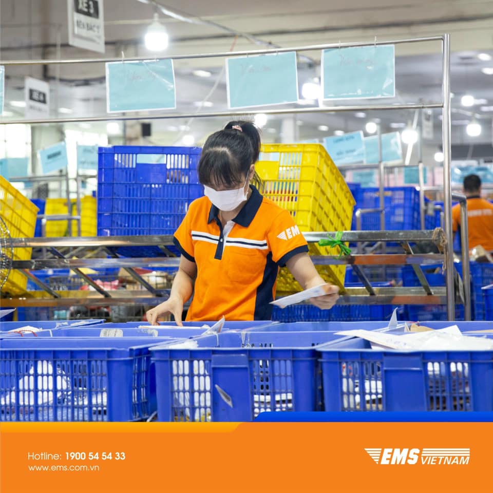 EMS | EMS Việt Nam đảm bảo giao hàng an toàn trong đại dịch